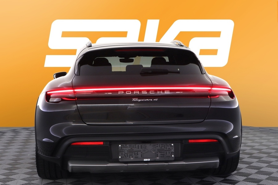 Porsche Taycan vaihtoauto