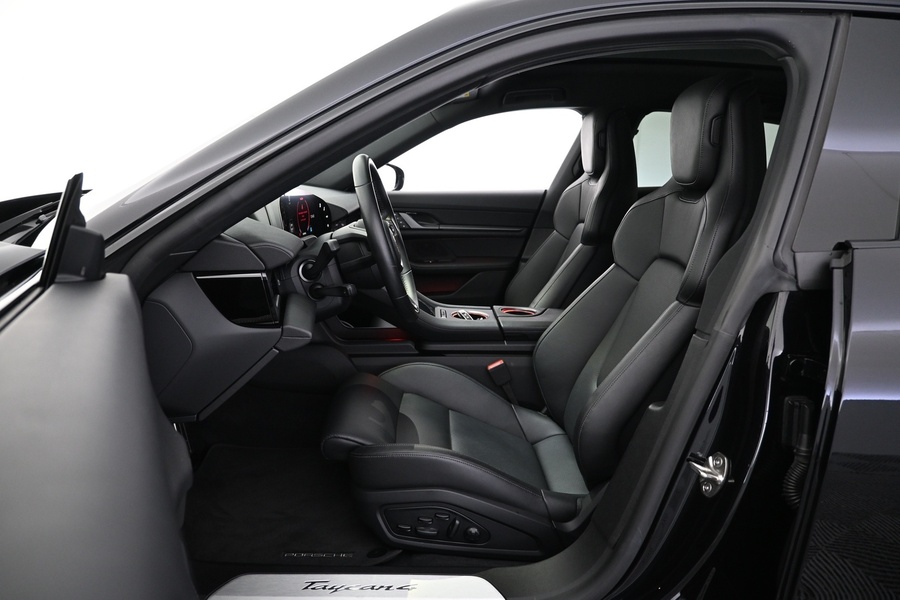 Porsche Taycan vaihtoauto