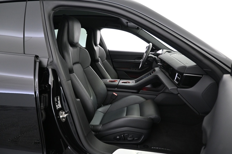 Porsche Taycan vaihtoauto