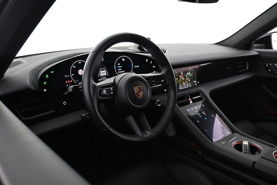 Porsche Taycan vaihtoauto