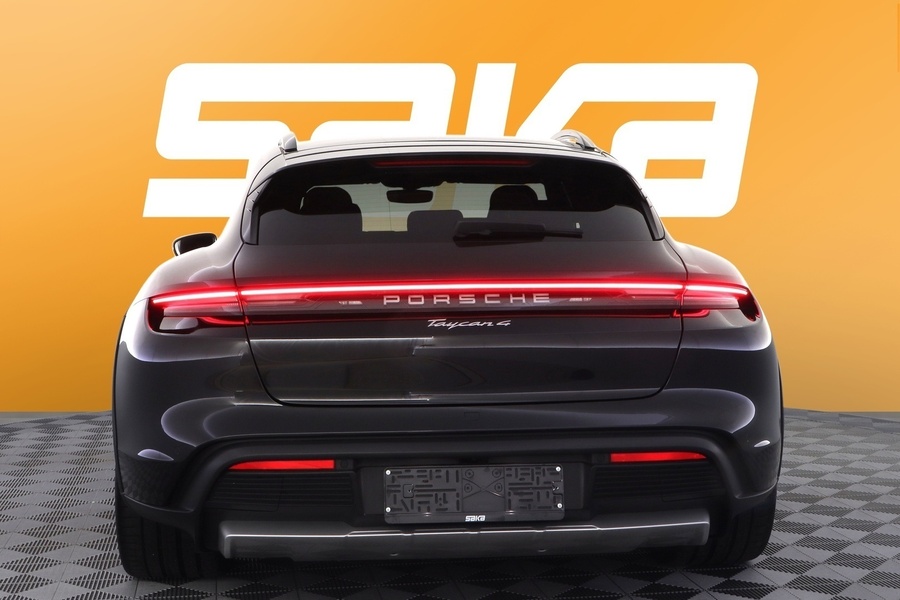 Porsche Taycan vaihtoauto