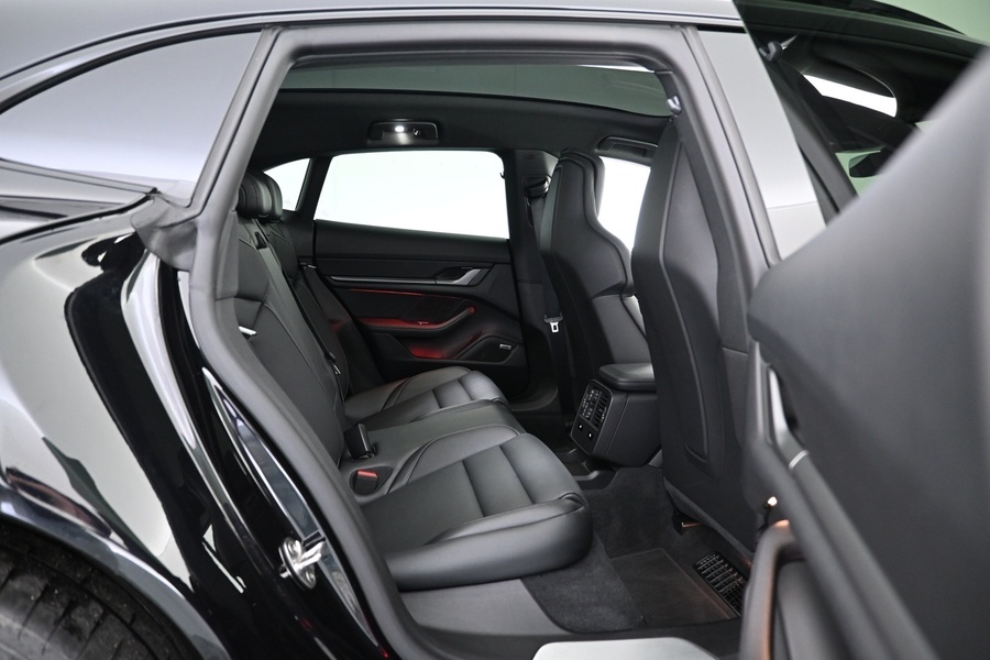 Porsche Taycan vaihtoauto