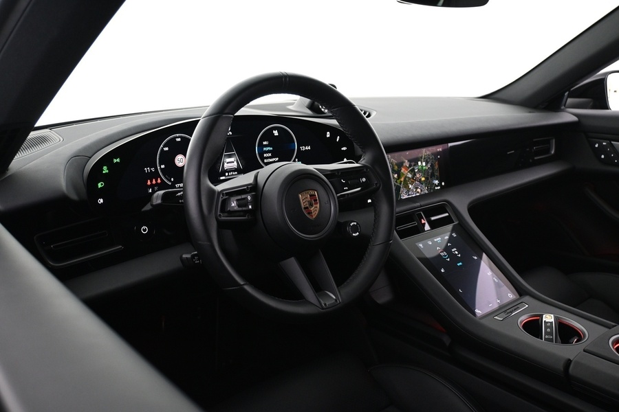 Porsche Taycan vaihtoauto