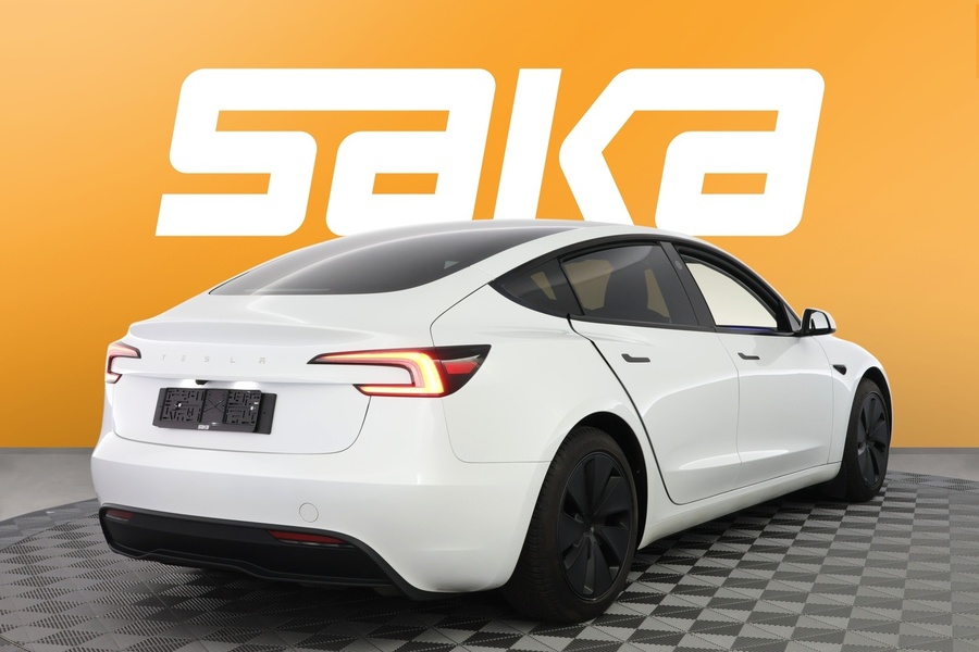 Tesla Model 3 vaihtoauto