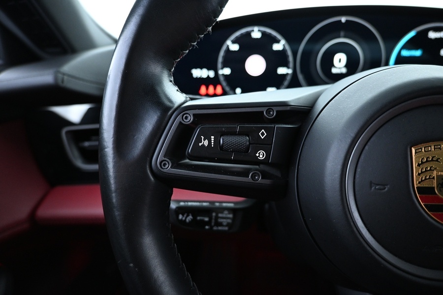 Porsche Taycan vaihtoauto