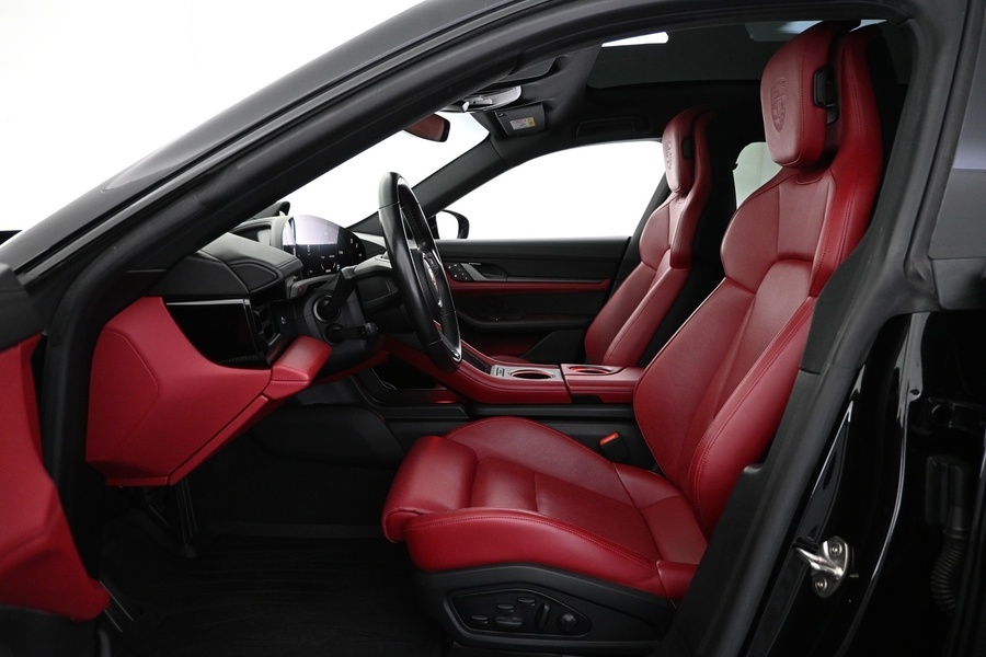 Porsche Taycan vaihtoauto