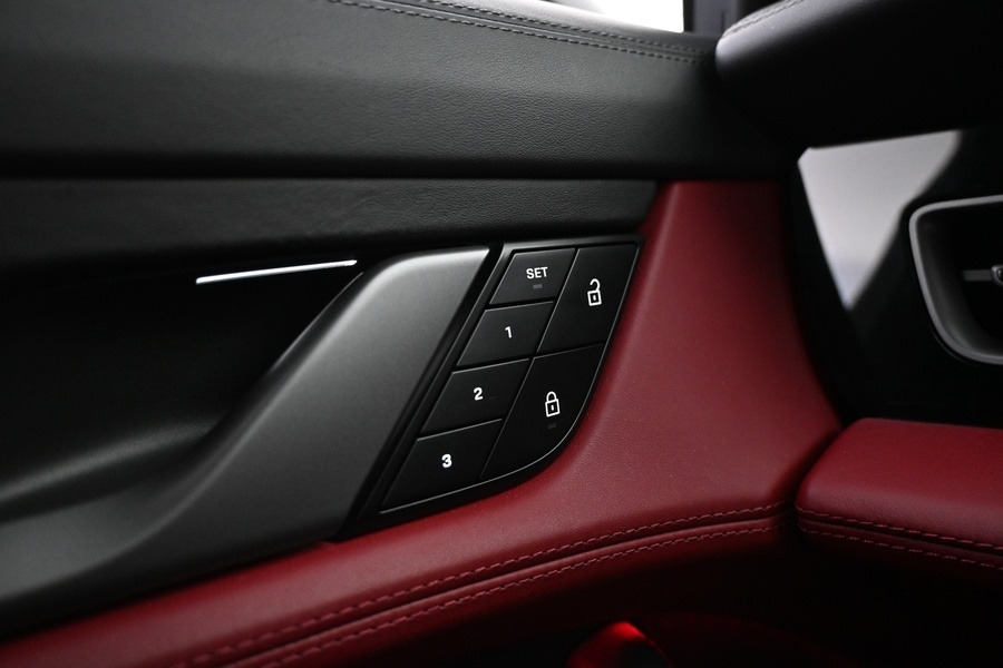 Porsche Taycan vaihtoauto