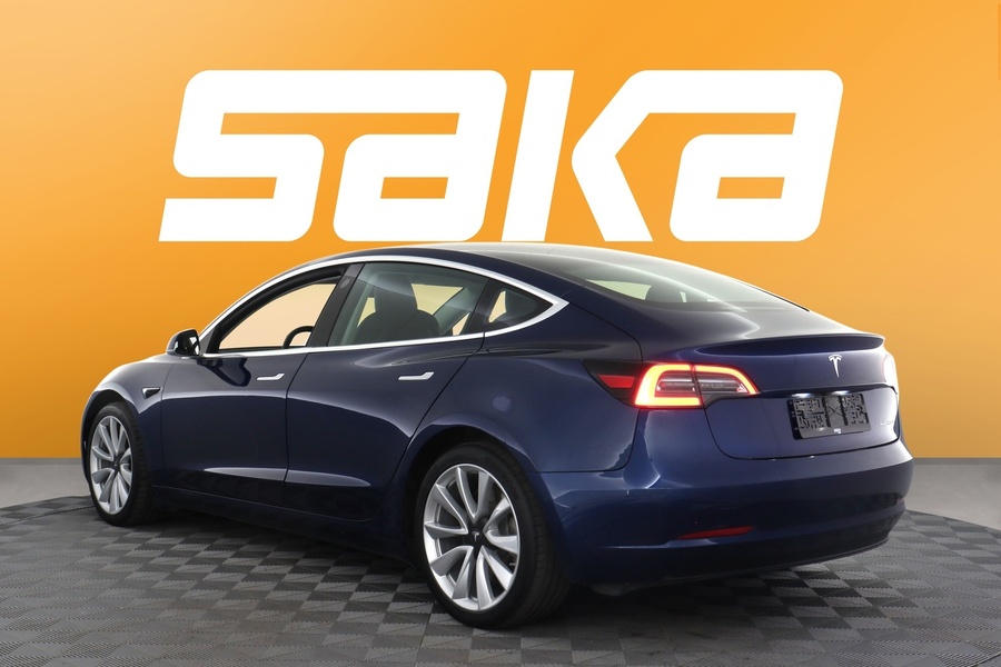 Tesla Model 3 vaihtoauto