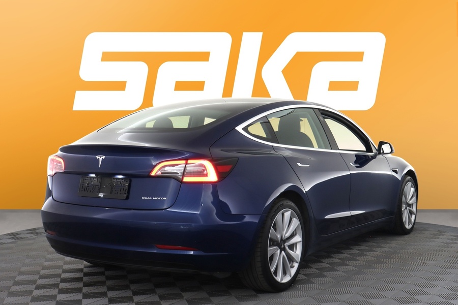 Tesla Model 3 vaihtoauto