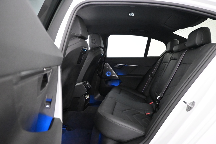 BMW i5 M60 vaihtoauto