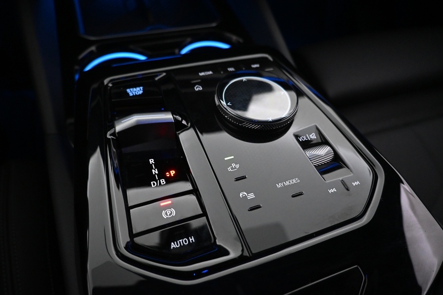 BMW i5 M60 vaihtoauto