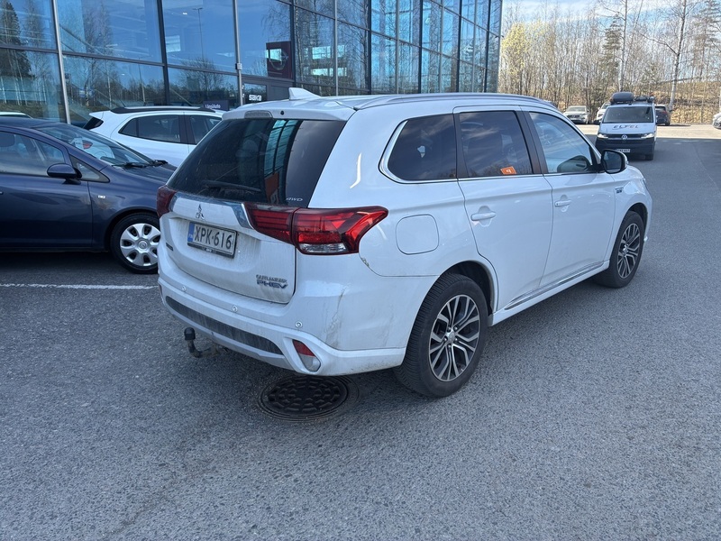 Mitsubishi Outlander PHEV vaihtoauto