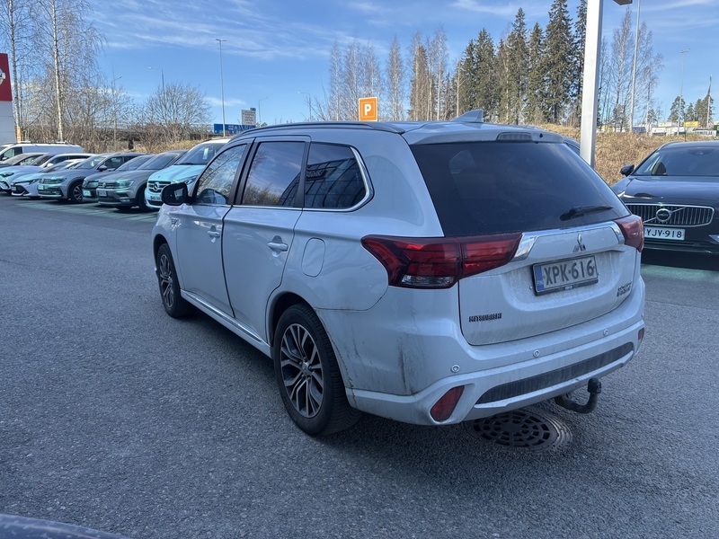 Mitsubishi Outlander PHEV vaihtoauto