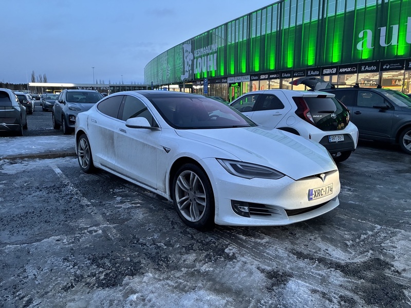 Tesla Model S vaihtoauto
