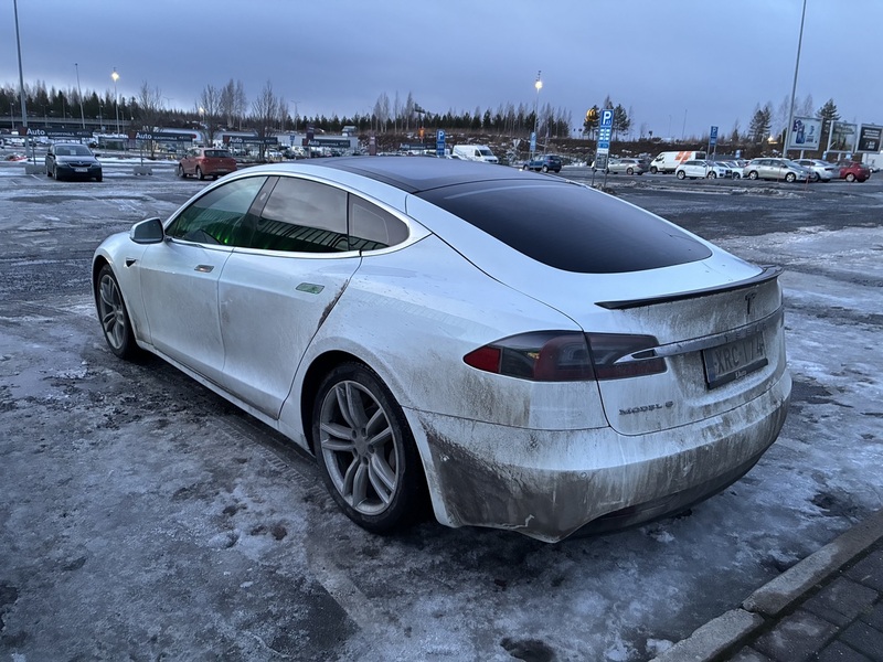 Tesla Model S vaihtoauto