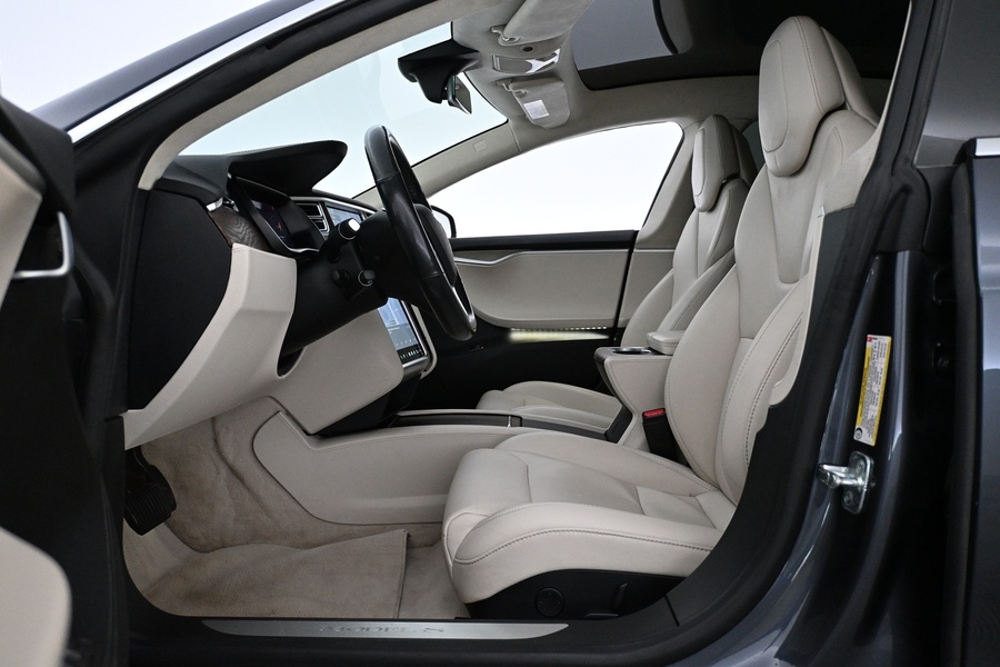 Tesla Model S vaihtoauto