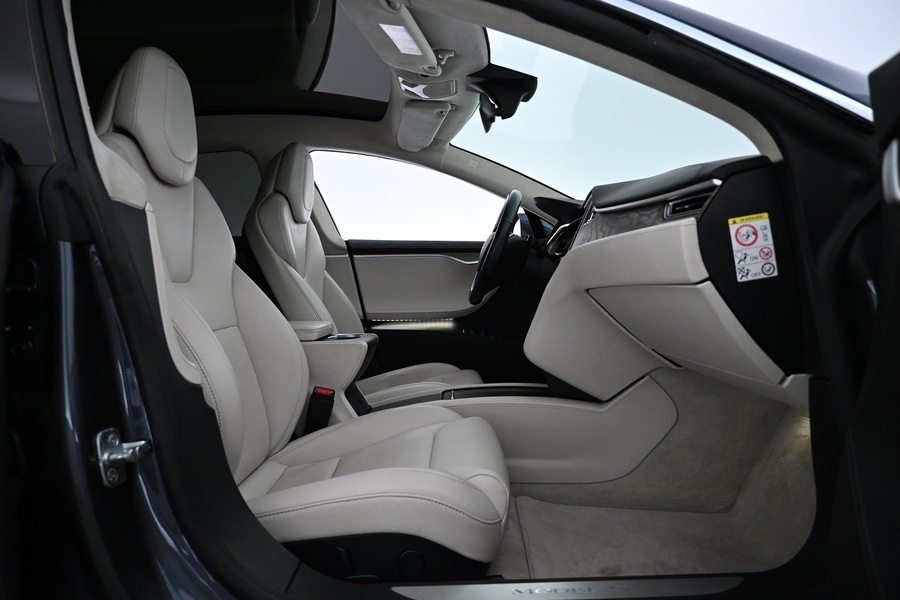 Tesla Model S vaihtoauto