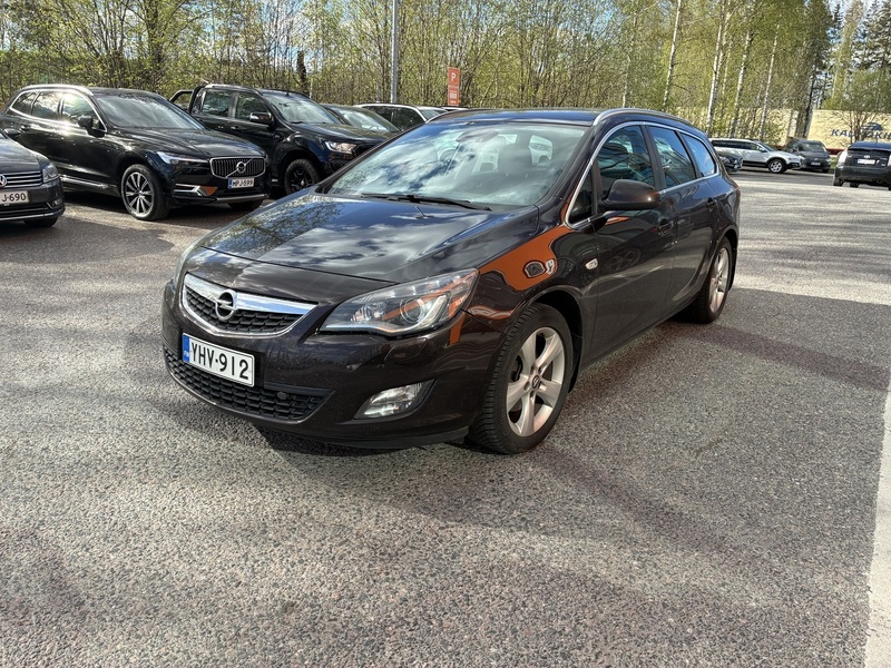 Opel Astra vaihtoauto