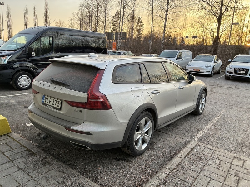 Volvo V60 Cross Country vaihtoauto