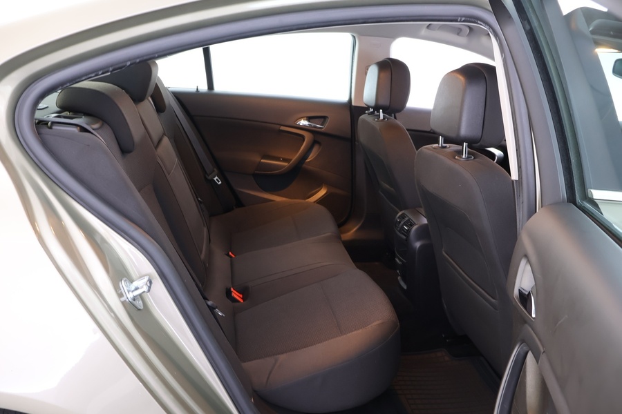 Opel Insignia vaihtoauto