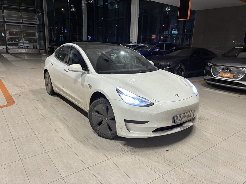 Tesla Model 3 vaihtoauto