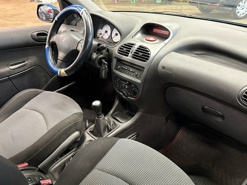 Peugeot 206 vaihtoauto