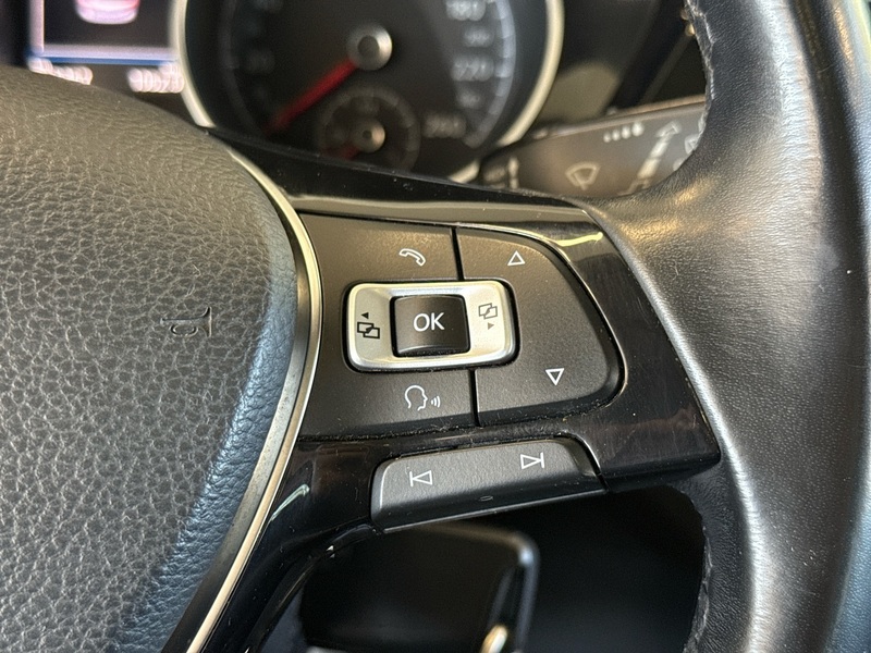 Volkswagen Touran vaihtoauto