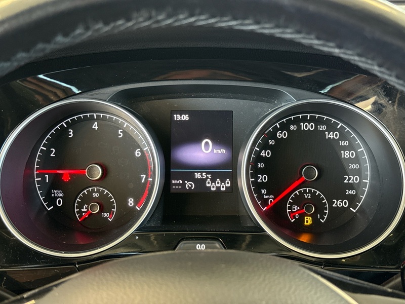 Volkswagen Touran vaihtoauto