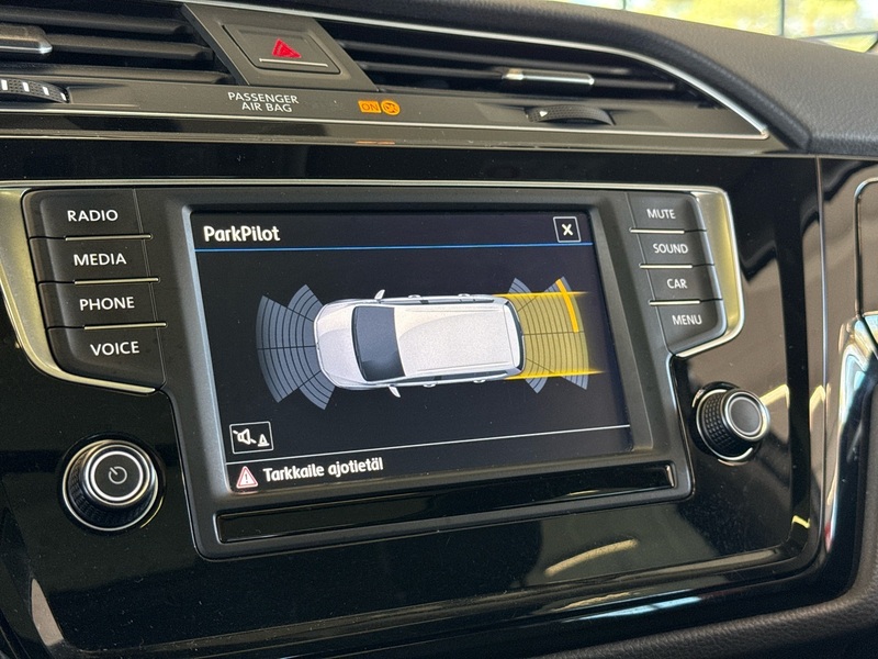 Volkswagen Touran vaihtoauto