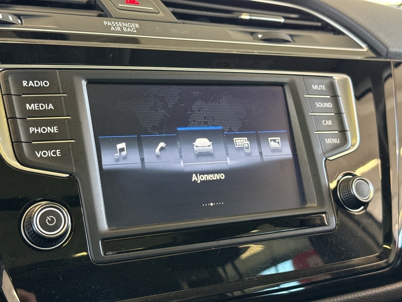 Volkswagen Touran vaihtoauto