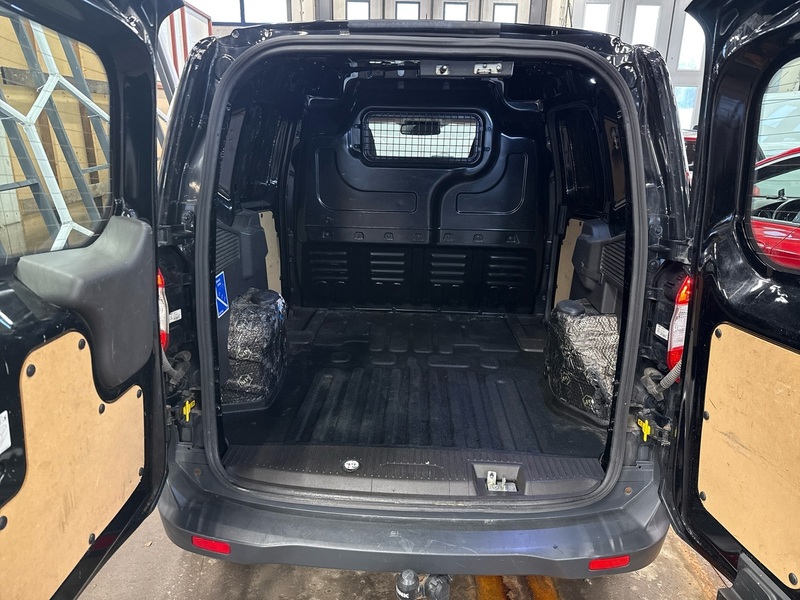 Ford Transit Courier vaihtoauto