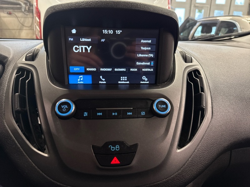 Ford Transit Courier vaihtoauto