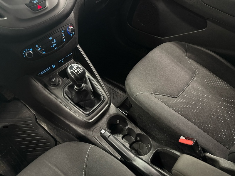 Ford Transit Courier vaihtoauto