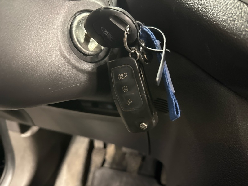 Ford Transit Courier vaihtoauto