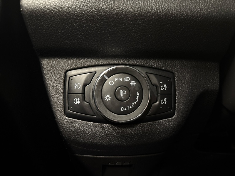 Ford Transit Courier vaihtoauto