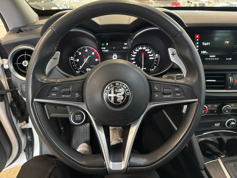 Alfa Romeo Stelvio vaihtoauto