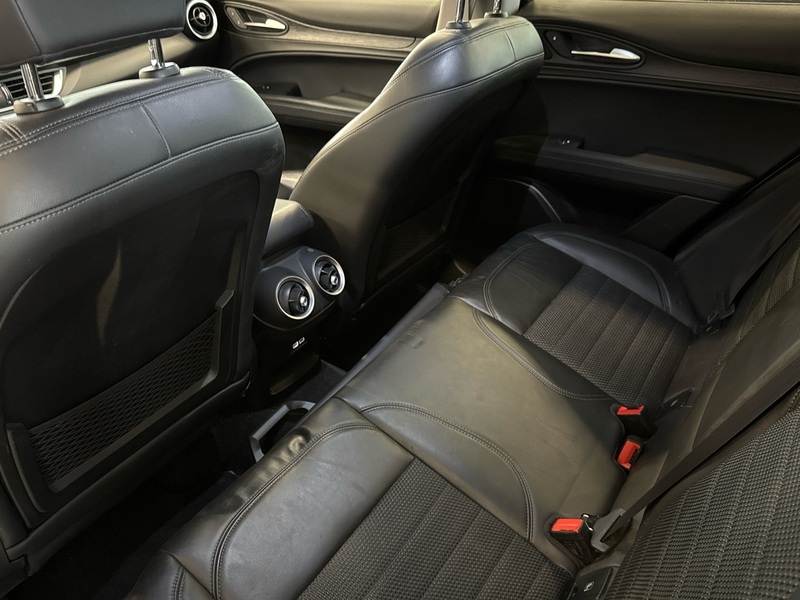 Alfa Romeo Stelvio vaihtoauto