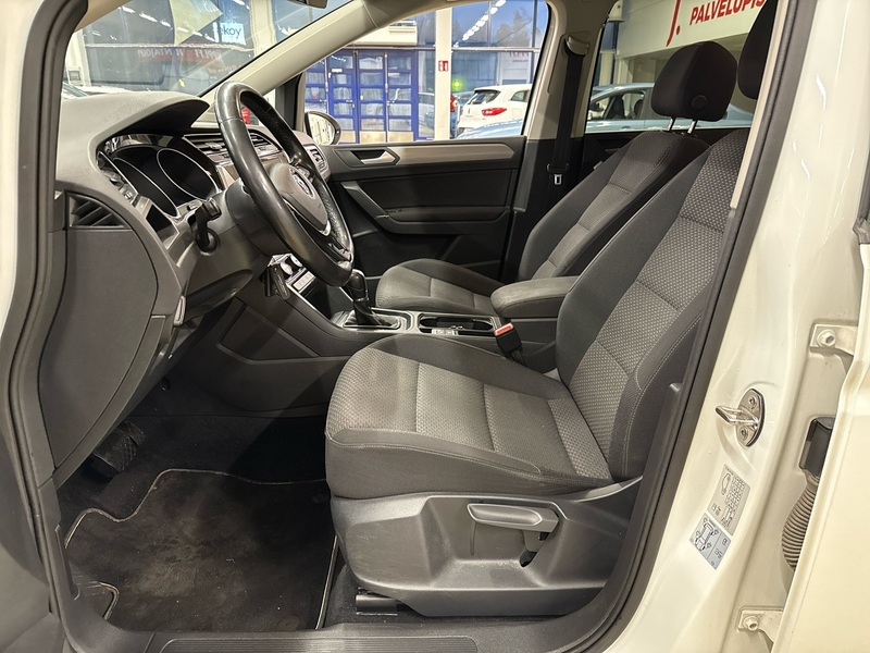 Volkswagen Touran vaihtoauto