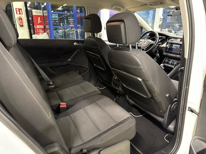 Volkswagen Touran vaihtoauto