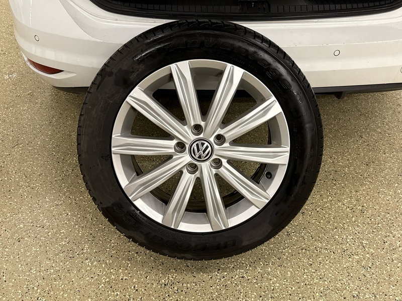 Volkswagen Touran vaihtoauto