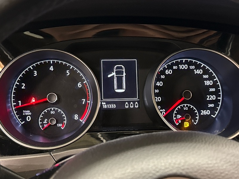 Volkswagen Touran vaihtoauto