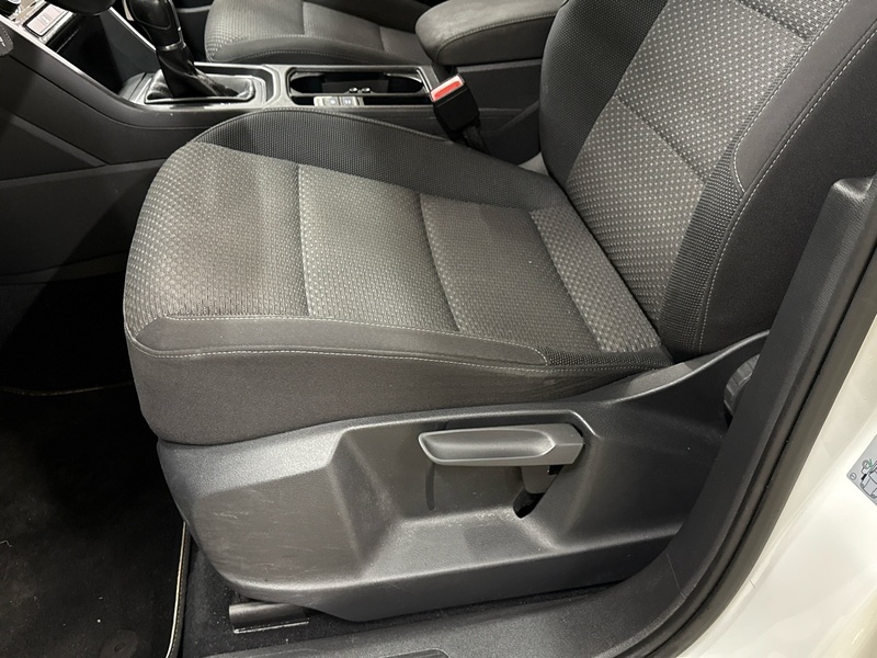 Volkswagen Touran vaihtoauto