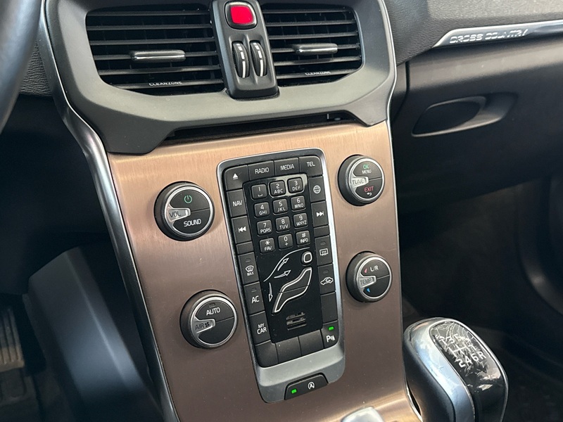Volvo V40 Cross Country vaihtoauto