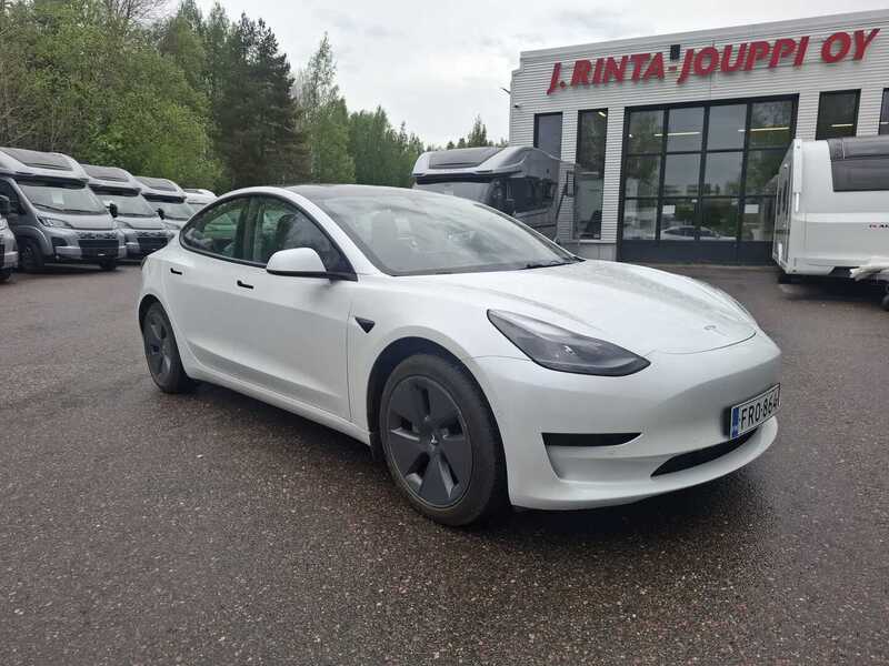 Tesla Model 3 vaihtoauto
