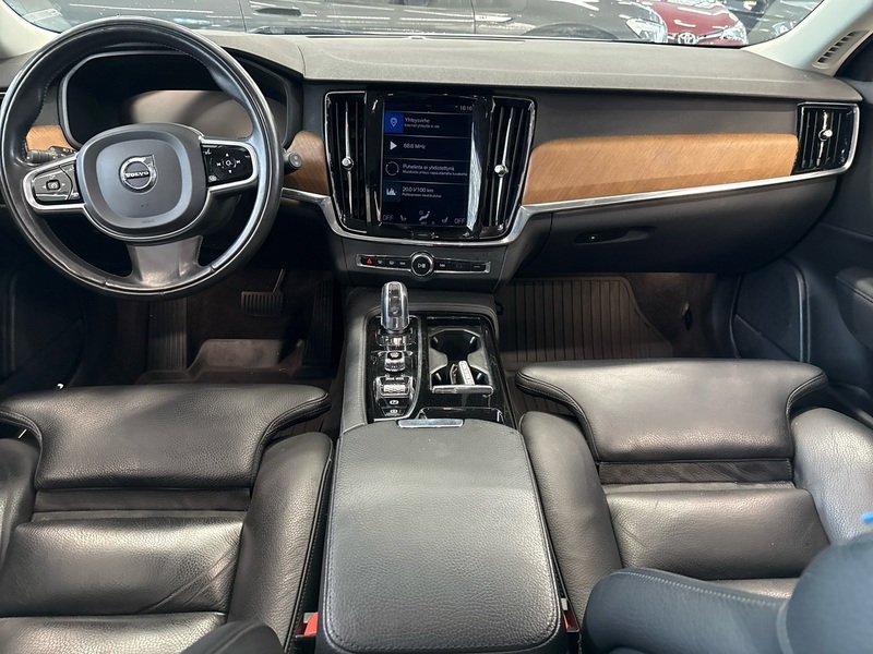 Volvo V90 vaihtoauto