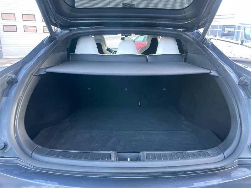 Tesla Model S vaihtoauto