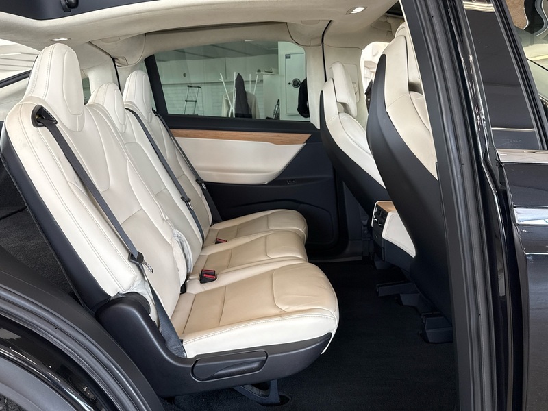 Tesla Model X vaihtoauto