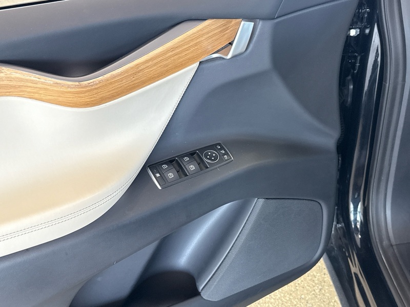 Tesla Model X vaihtoauto