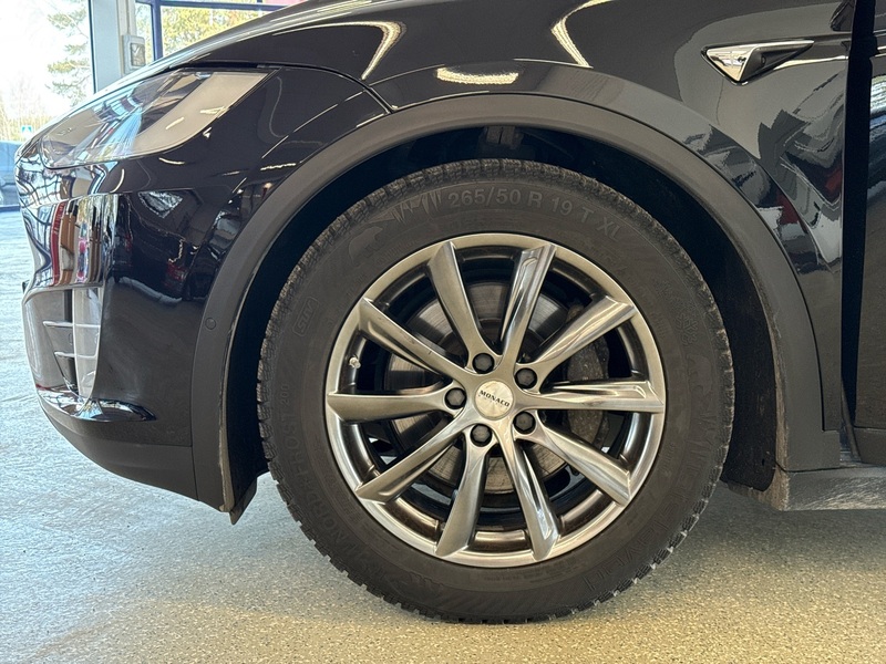 Tesla Model X vaihtoauto