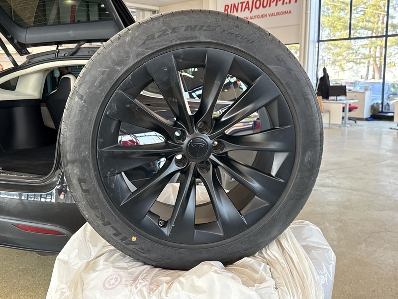 Tesla Model X vaihtoauto